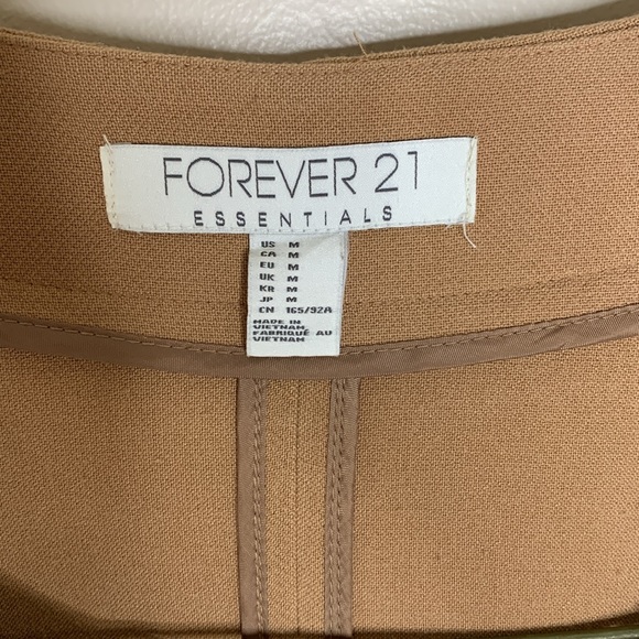 Forever 21 | Tan Large Brown Button Pocket Coat | 3/4 Sleeve Top | Classic Retro - Picture 4 of 8